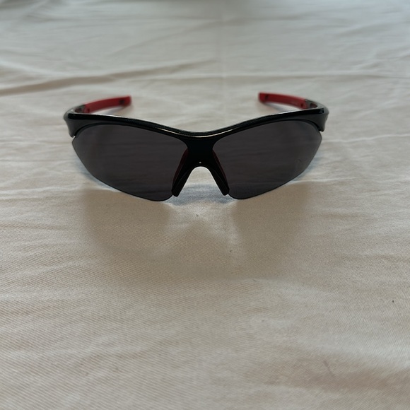 Skechers Boys Sunglasses - Picture 2 of 5